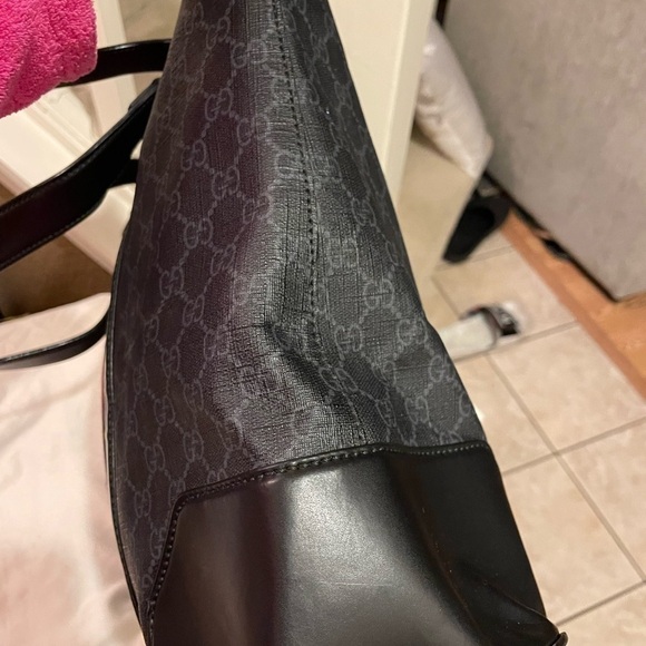 COPY - Authentic Gucci Supreme Tote Bag - Picture 11 of 12